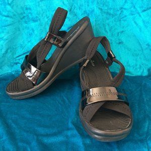 Skechers SZ 9 black wedge sandals Shoes cushioned